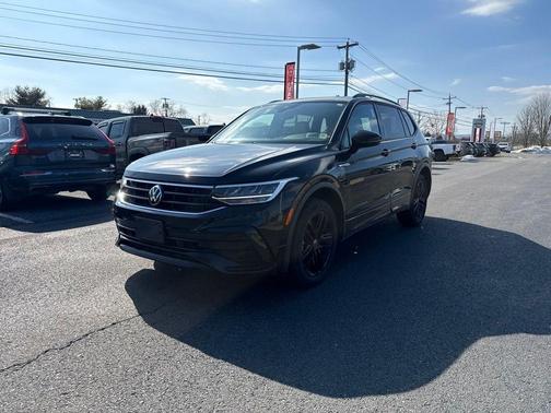 2022 Volkswagen Tiguan 2.0T SE R-Line Black