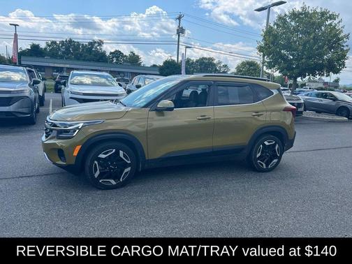 Green 2024 Kia Seltos SX