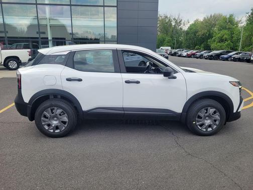 Fresh Powder 2026 Nissan Kicks S