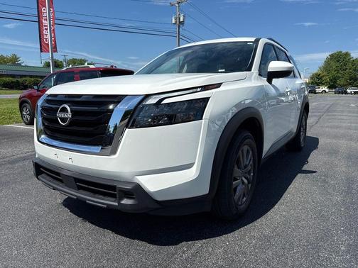 Glacier White 2025 Nissan Pathfinder SV