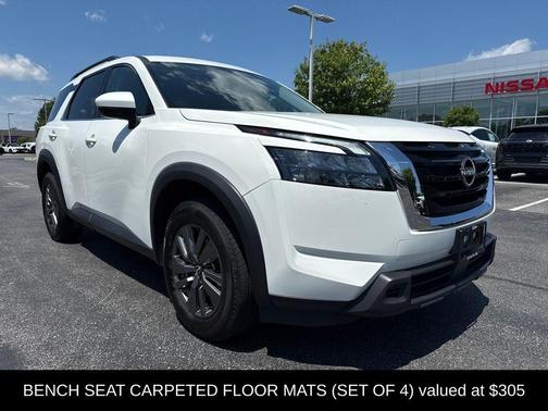 Glacier White 2025 Nissan Pathfinder SV