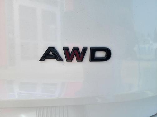 Everest White P 2026 Nissan Rogue Dark Armor