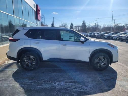 Everest White P 2026 Nissan Rogue SV