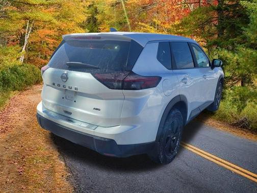 Everest White P 2026 Nissan Rogue SV