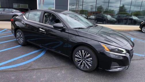 Super Black Clearcoat 2026 Nissan Altima SV