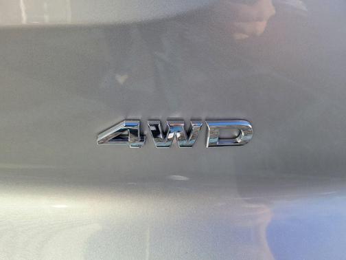 2025 Nissan Pathfinder S