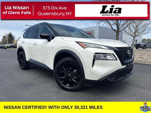 2 Tone White / Black Roof 2023 Nissan Rogue SV