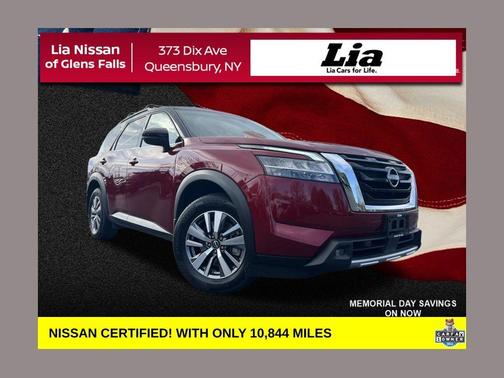 Red 2 Tone 2022 Nissan Pathfinder SL