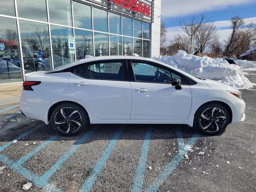 Aspen White 2025 Nissan Versa 1.6 SR