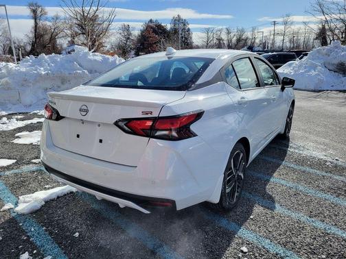 Aspen White 2025 Nissan Versa 1.6 SR