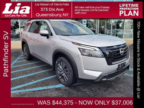 2025 Nissan Pathfinder SV