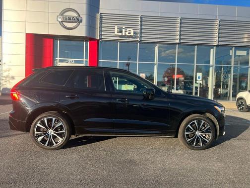 2025 Volvo XC60 B5 Ultra