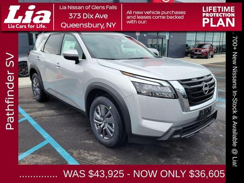 2025 Nissan Pathfinder SV