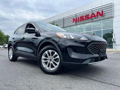 Black Metallic 2021 Ford Escape SE