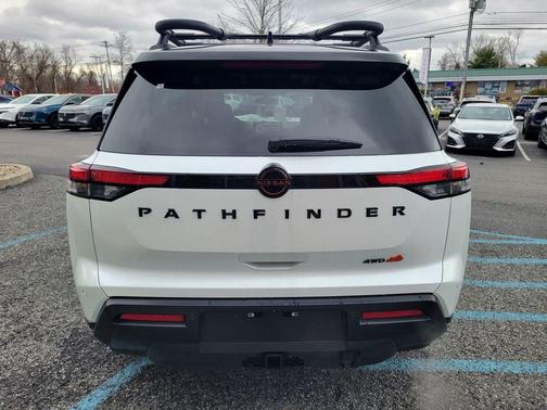 White / Black 2026 Nissan Pathfinder Rock Creek