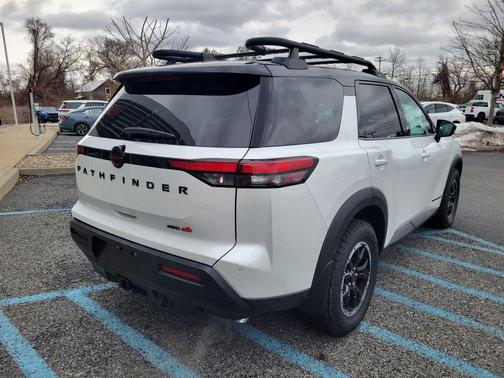 White / Black 2026 Nissan Pathfinder Rock Creek