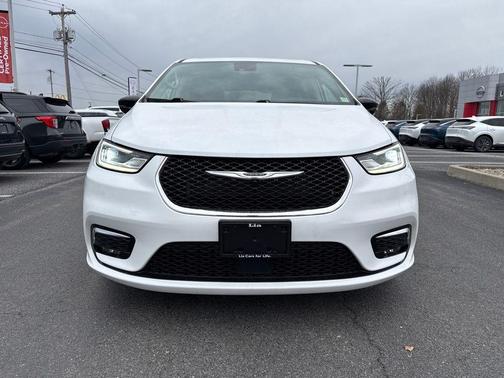 2024 Chrysler Pacifica Touring-L