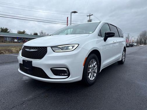 2024 Chrysler Pacifica Touring-L