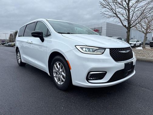 2024 Chrysler Pacifica Touring-L