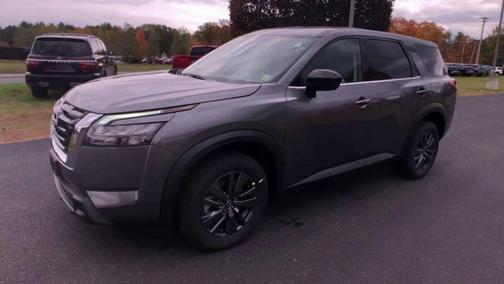2025 Nissan Pathfinder S