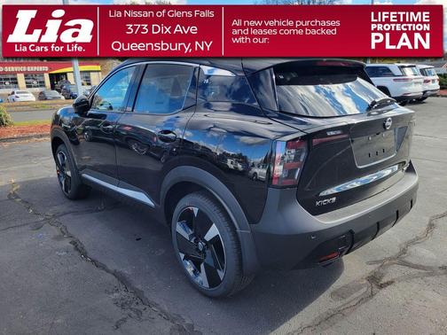 Super Black 2026 Nissan Kicks SR