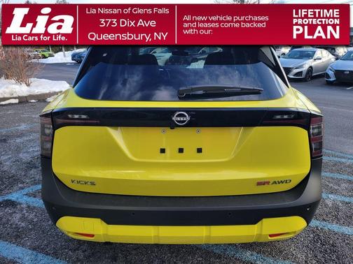 2t Ylw Blk Roof 2026 Nissan Kicks SR