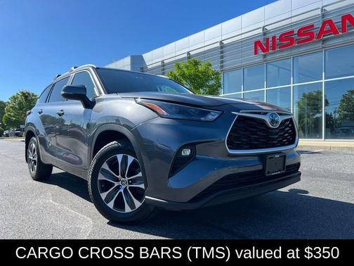 Magnetic Gray Metallic 2024 Toyota Highlander Hybrid XLE