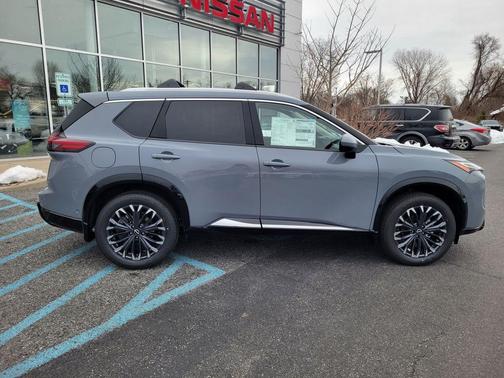 2025 Nissan Rogue Platinum