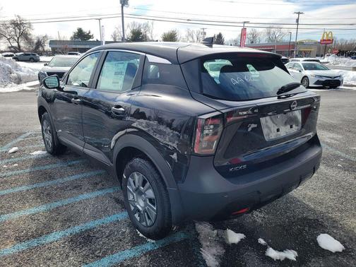 Super Black 2026 Nissan Kicks S