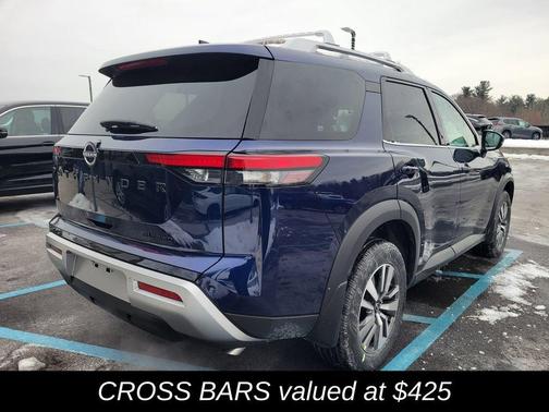 2025 Nissan Pathfinder SL