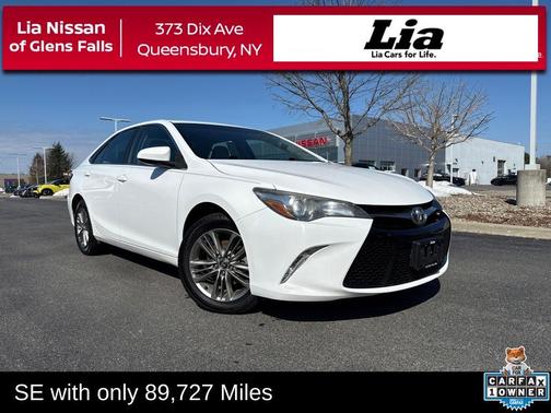 Super White 2017 Toyota Camry SE
