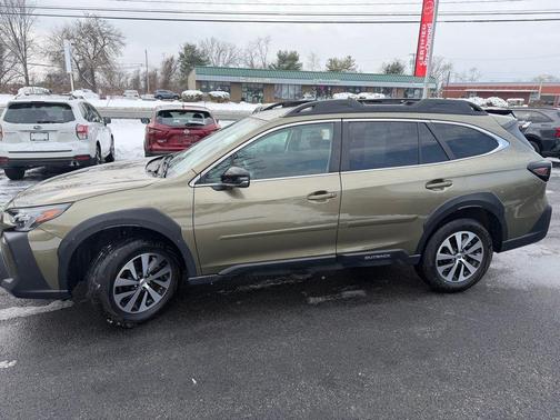 2024 Subaru Outback Premium