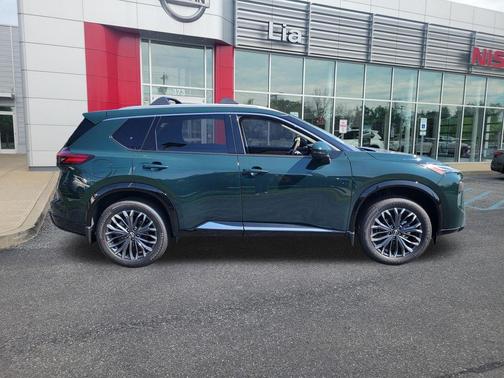 Obsidian Black 2026 Nissan Rogue Platinum