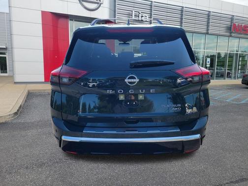 Obsidian Black 2026 Nissan Rogue Platinum