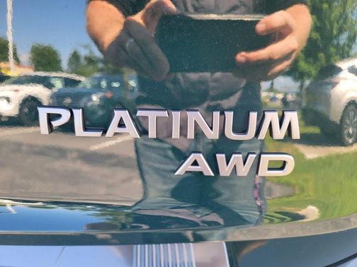 Obsidian Black 2026 Nissan Rogue Platinum