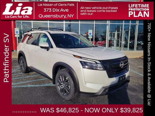2025 Nissan Pathfinder SV