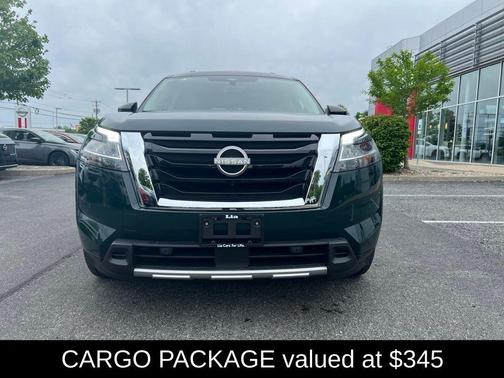 2 Tone Green / Black Roof 2023 Nissan Pathfinder Platinum