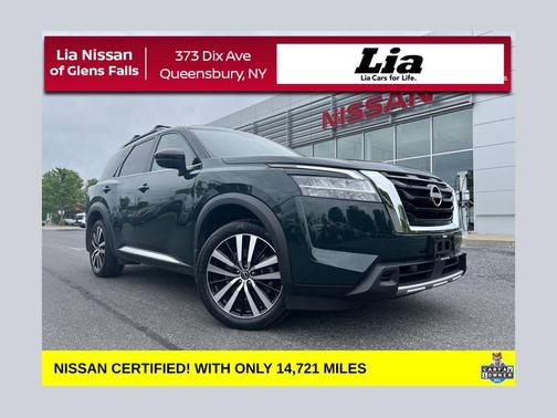 2 Tone Green / Black Roof 2023 Nissan Pathfinder Platinum