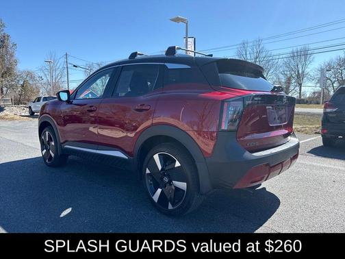 2t Red Blk Roof 2025 Nissan Kicks SR