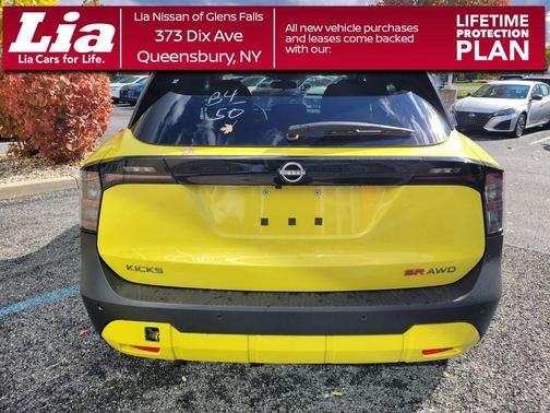 2t Ylw Blk Roof 2026 Nissan Kicks SR