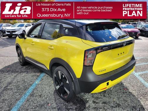 2t Ylw Blk Roof 2026 Nissan Kicks SR