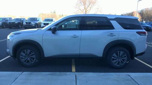 2025 Nissan Pathfinder S