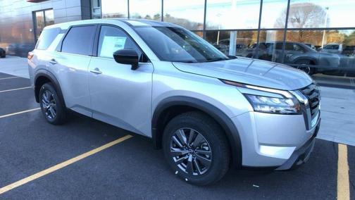 2025 Nissan Pathfinder S