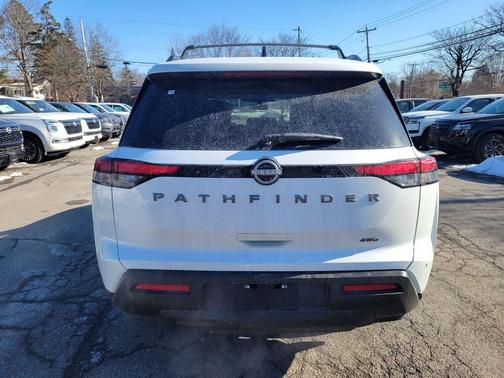 Pearl 2026 Nissan Pathfinder SV