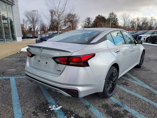 2025 Nissan Altima SV