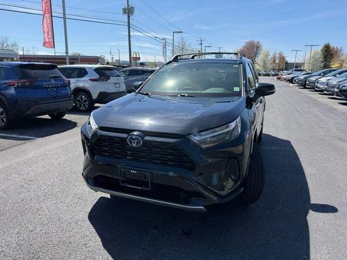2022 Toyota RAV4 Hybrid SE
