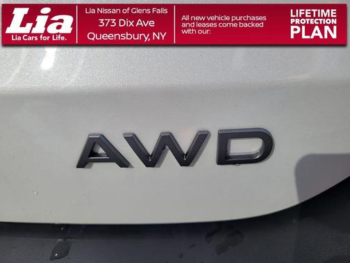 Aspen White Tri 2026 Nissan Kicks SV