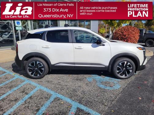 Aspen White Tri 2026 Nissan Kicks SV