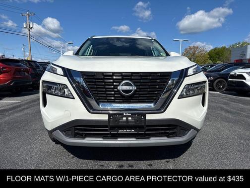 White 2023 Nissan Rogue SV