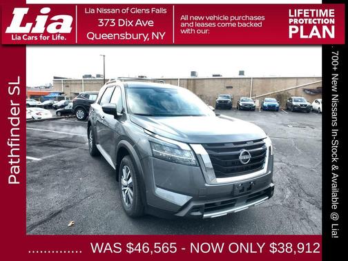 2025 Nissan Pathfinder SL